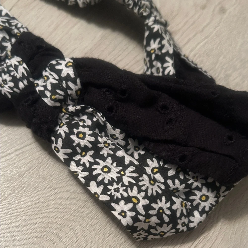 Floral Black and White Headband